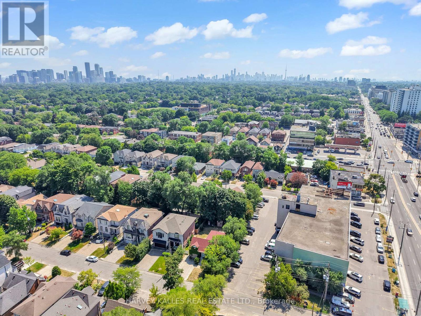 Photo 26 of 547 Douglas Avenue, Toronto ON