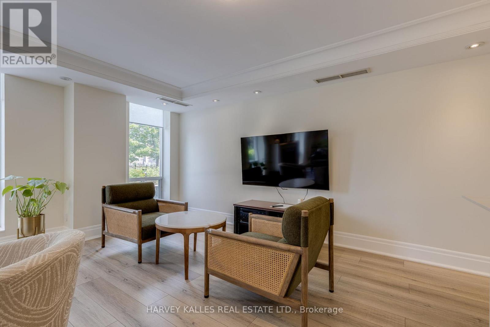 Photo 2 of 105 485 Rosewell Avenue, Toronto ON