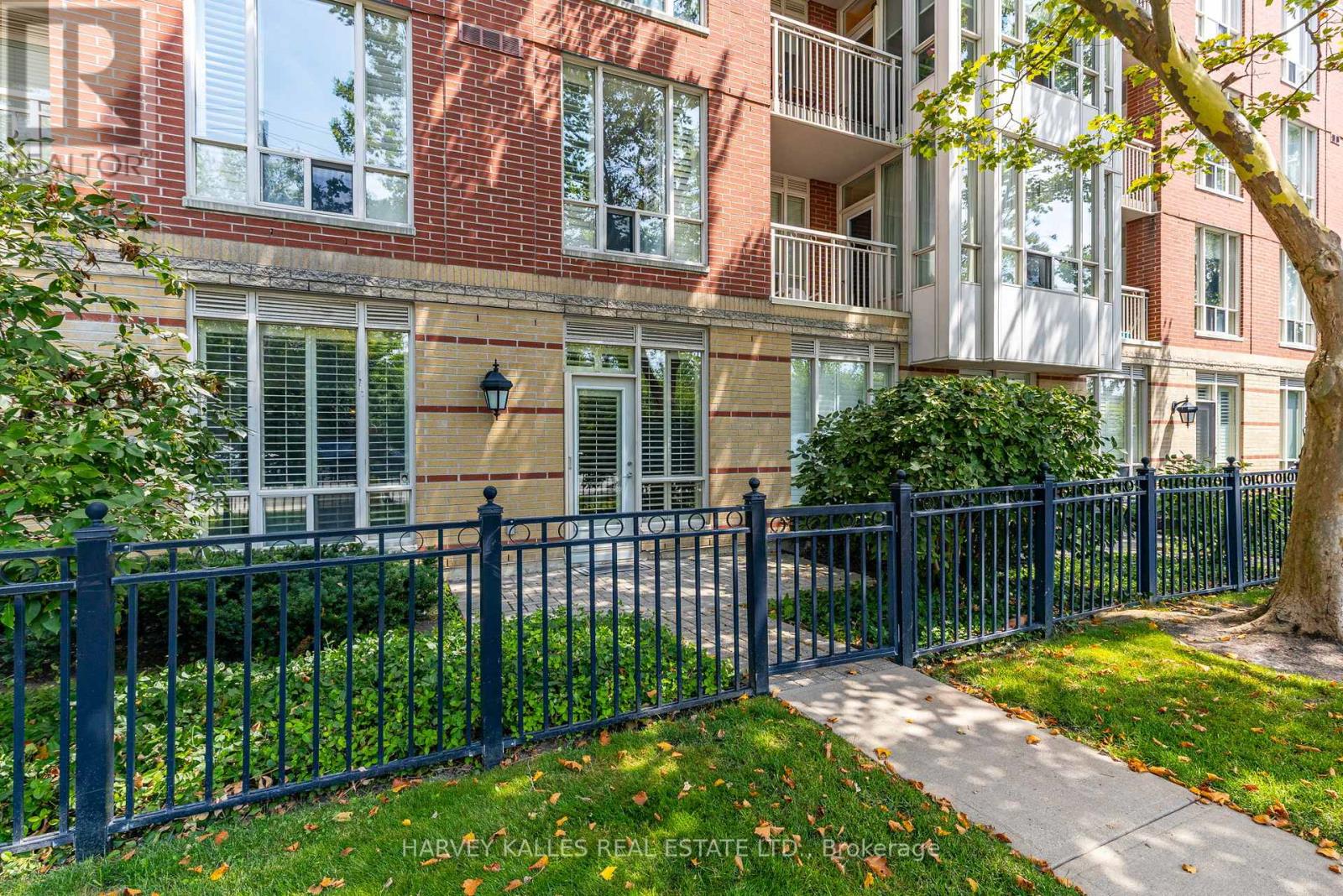 Photo 12 of 105 485 Rosewell Avenue, Toronto ON