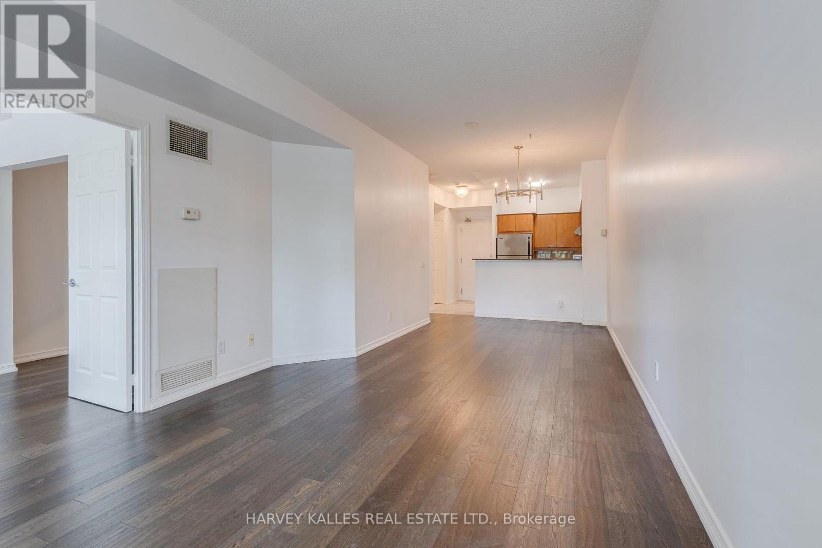 Photo 27 of 105 485 Rosewell Avenue, Toronto ON