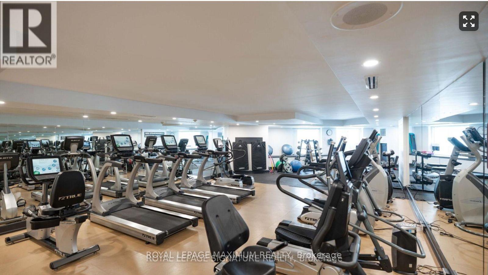 Photo 12 of 204 33 University Avenue, Toronto ON