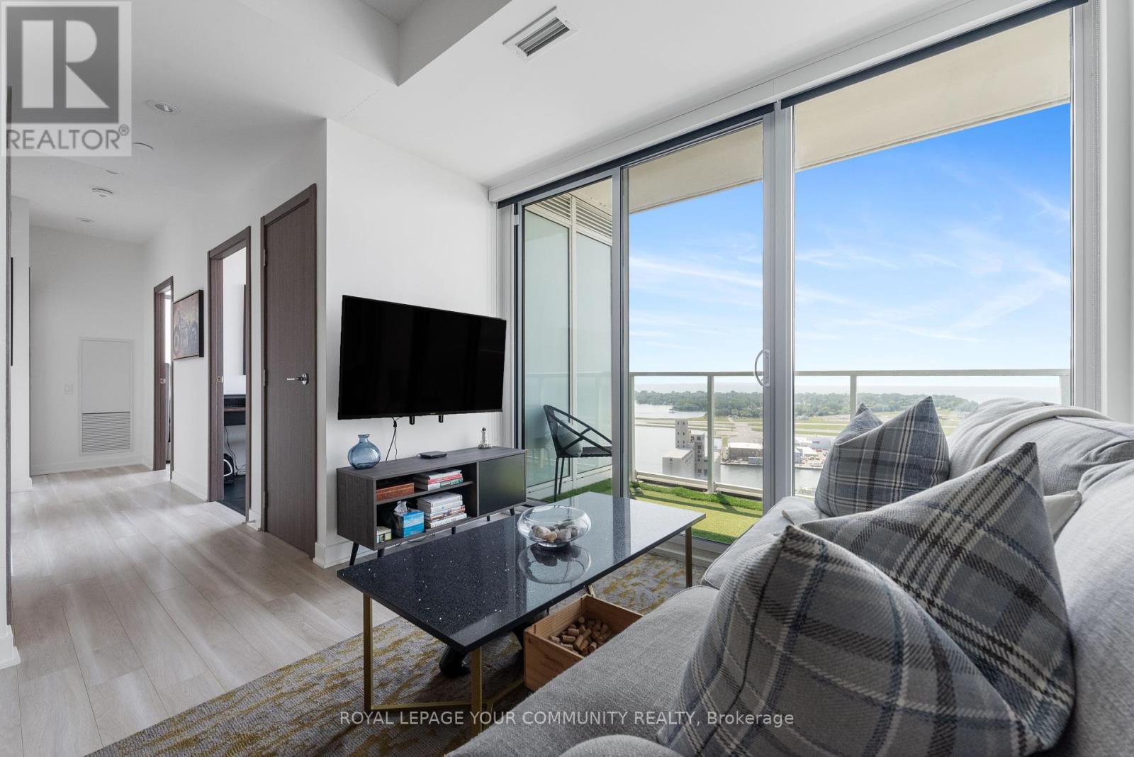 Photo 29 of 3615 17 Bathurst Street, Toronto ON