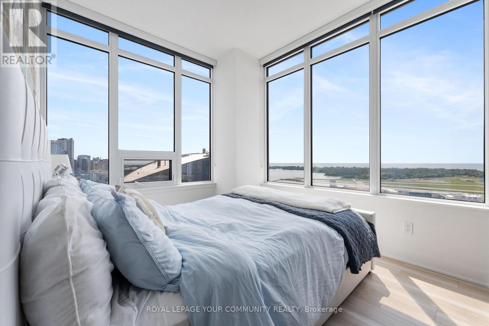 Photo 6 of 3615 17 Bathurst Street, Toronto ON