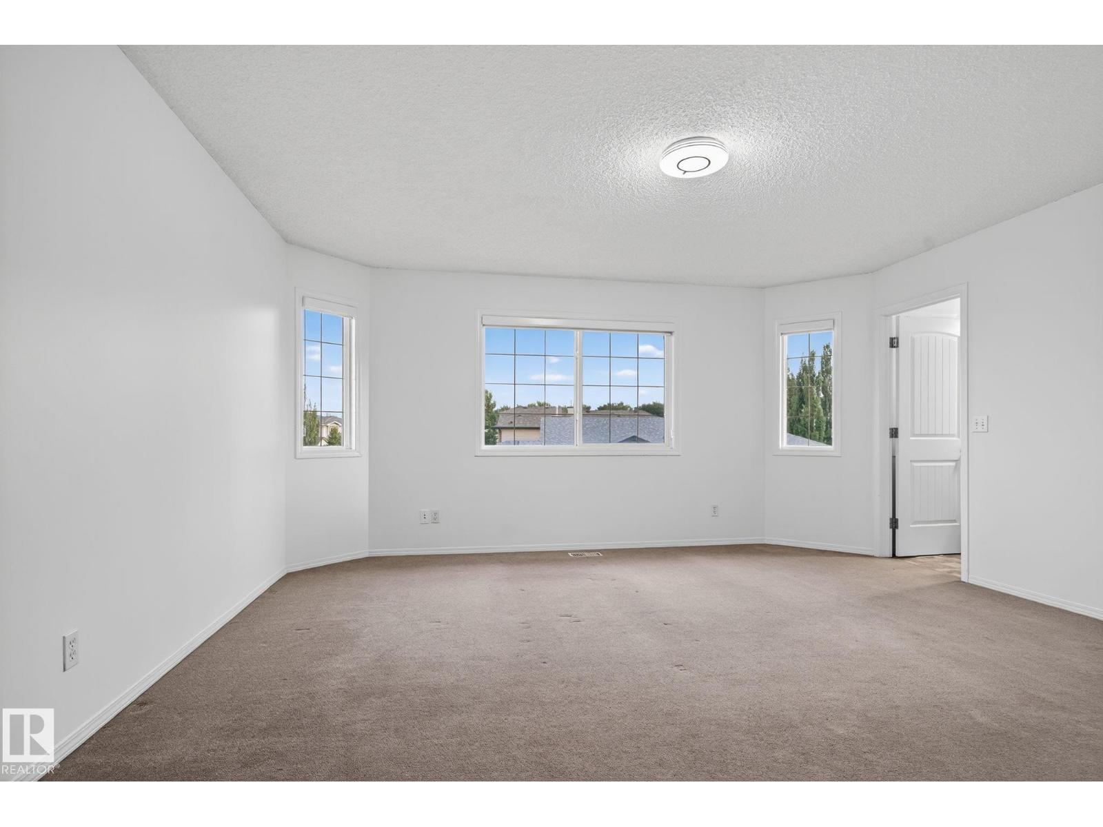 Photo 5 of 4308 155 Av Nw, Edmonton AB
