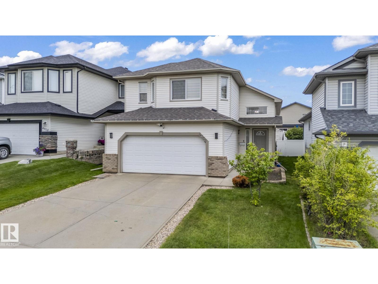 Photo 4 of 4308 155 Av Nw, Edmonton AB