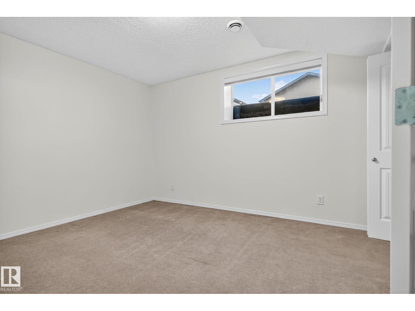 Photo 13 of 4308 155 Av Nw, Edmonton AB