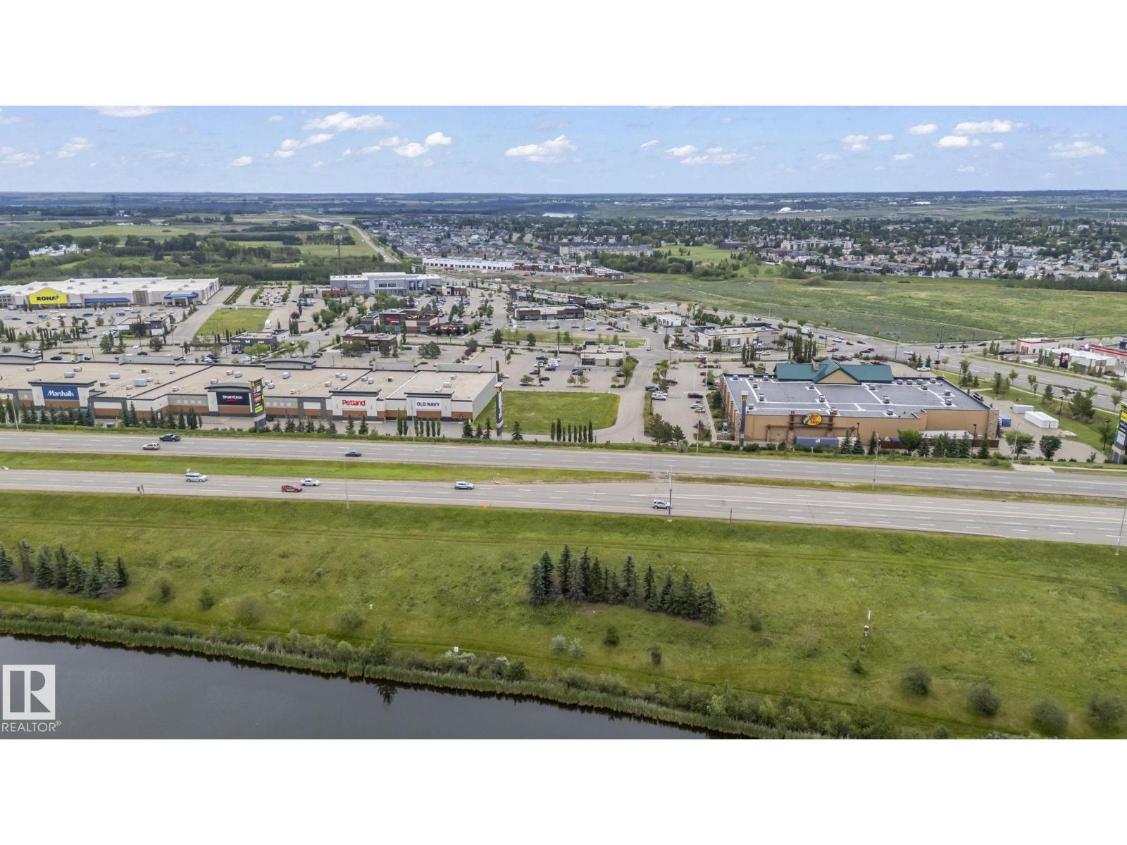 Photo 10 of 4308 155 Av Nw, Edmonton AB