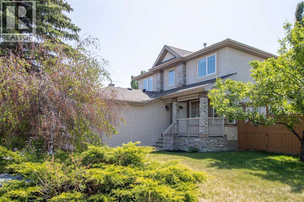 Single Family House for Sale in  Everwillow Close SW Evergreen Calgary 
