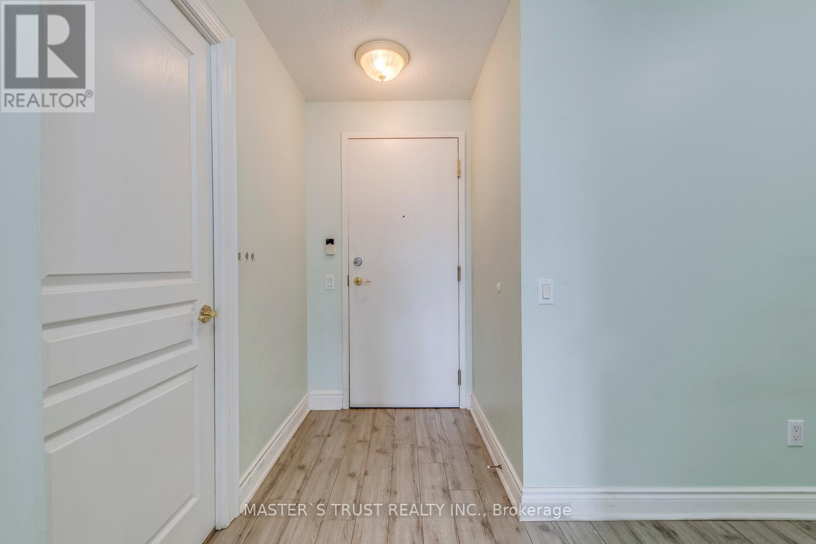 Photo 24 of 809 10 Northtown Way, Toronto ON