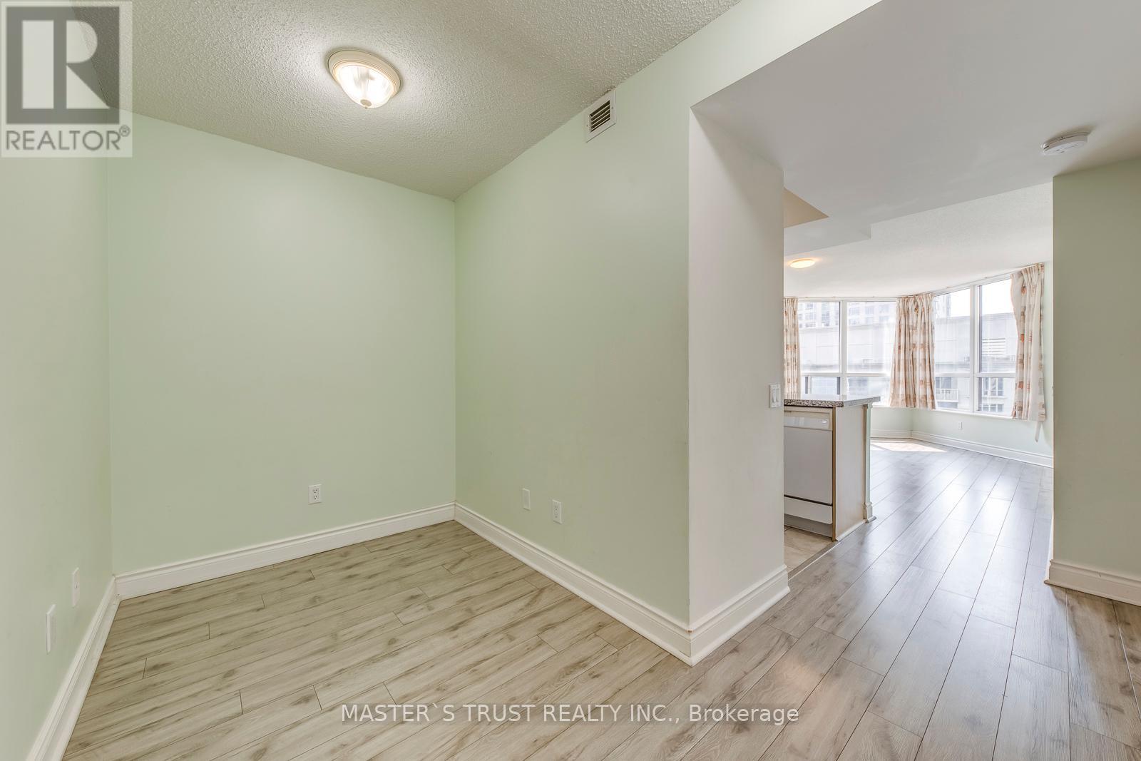 Photo 14 of 809 10 Northtown Way, Toronto ON
