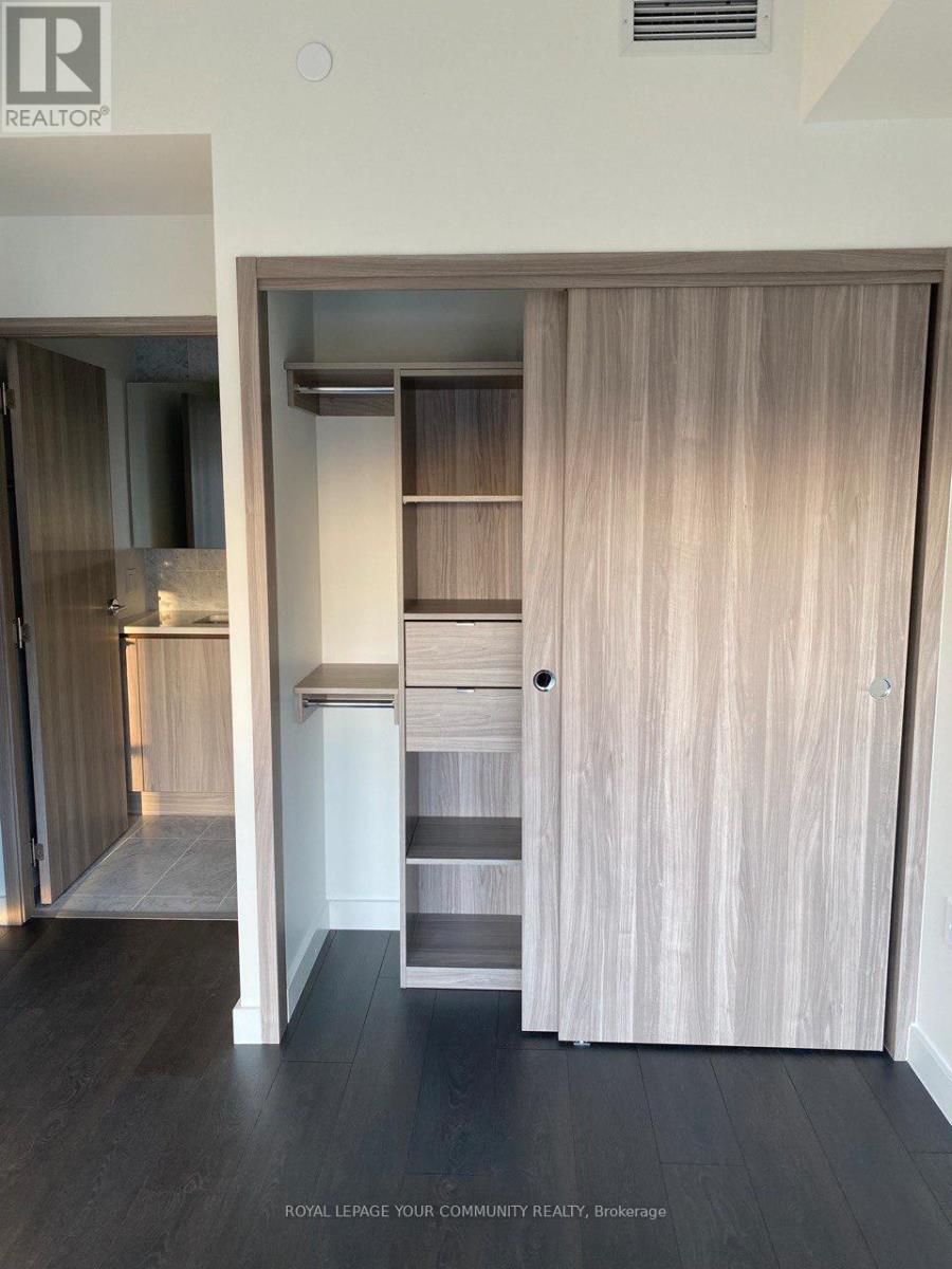 Photo 13 of 3906 95 Mcmahon Drive, Toronto ON