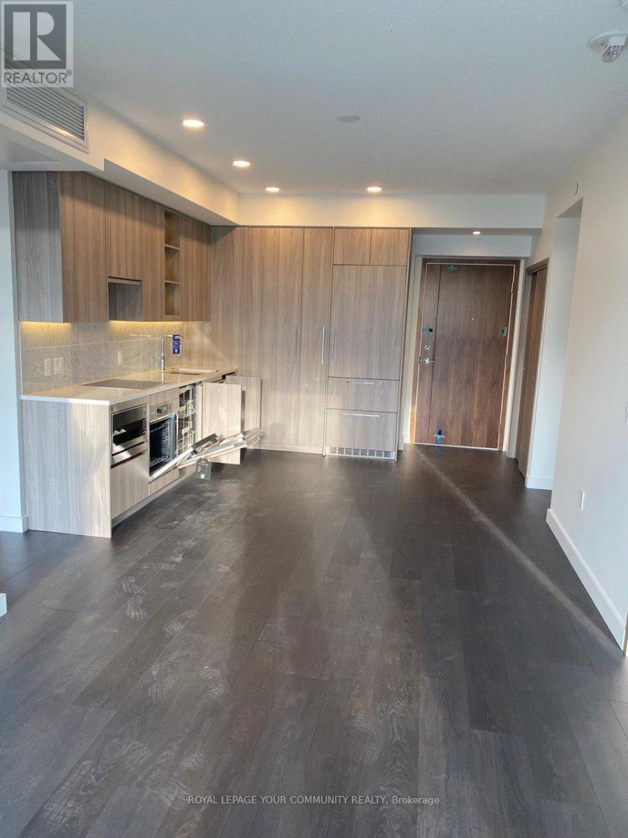 Photo 10 of 3906 95 Mcmahon Drive, Toronto ON