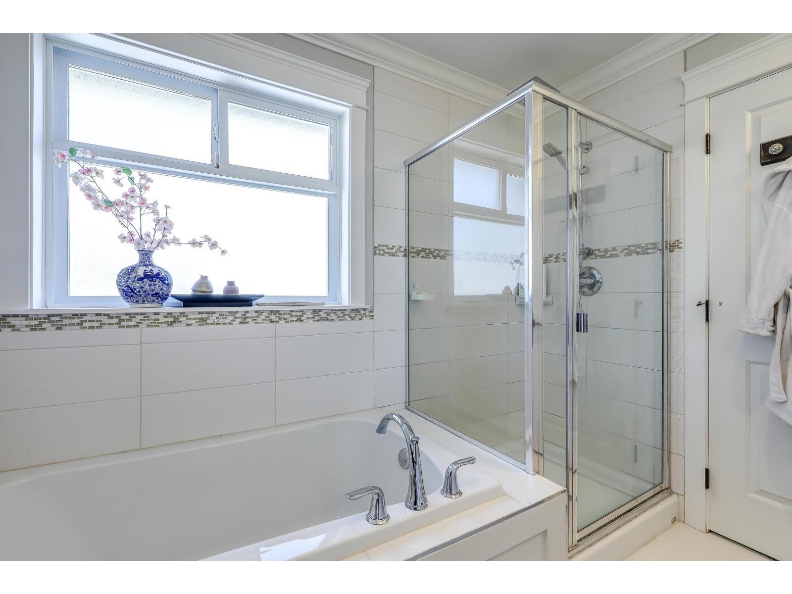 Photo 5 of 21161 80 A Avenue, Langley BC