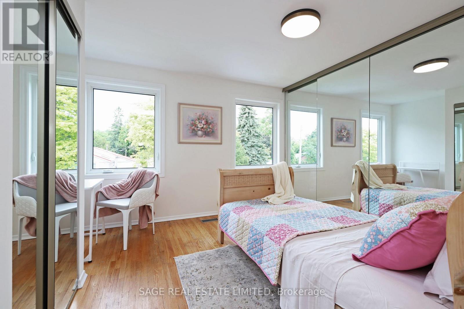 Photo 18 of 51 Prince Philip Boulevard, Toronto ON