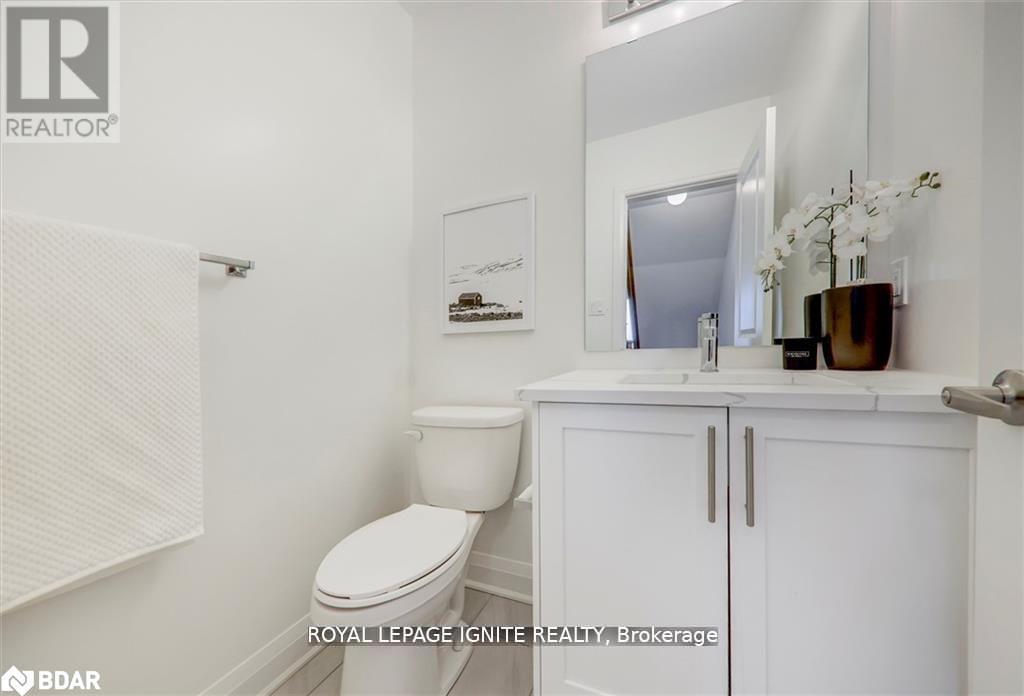 Photo 35 of 807 Port Darlington Road, Clarington ON
