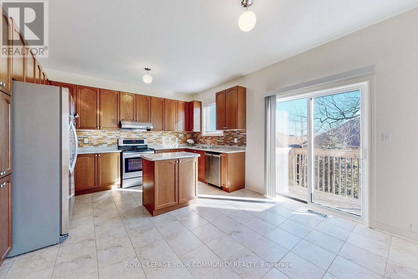 Photo 31 of 131 Aikenhead Avenue, Richmond Hill ON