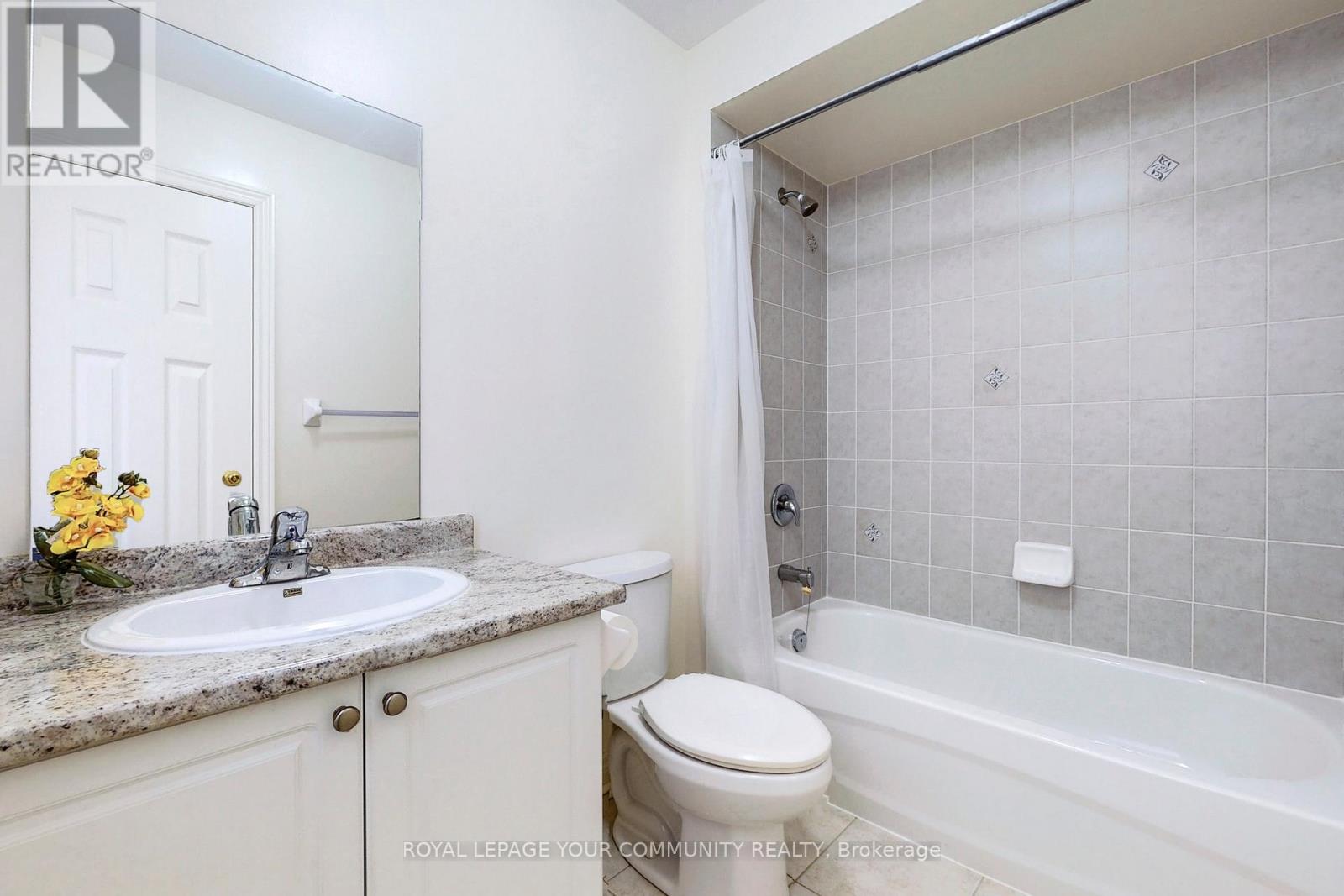 Photo 17 of 131 Aikenhead Avenue, Richmond Hill ON
