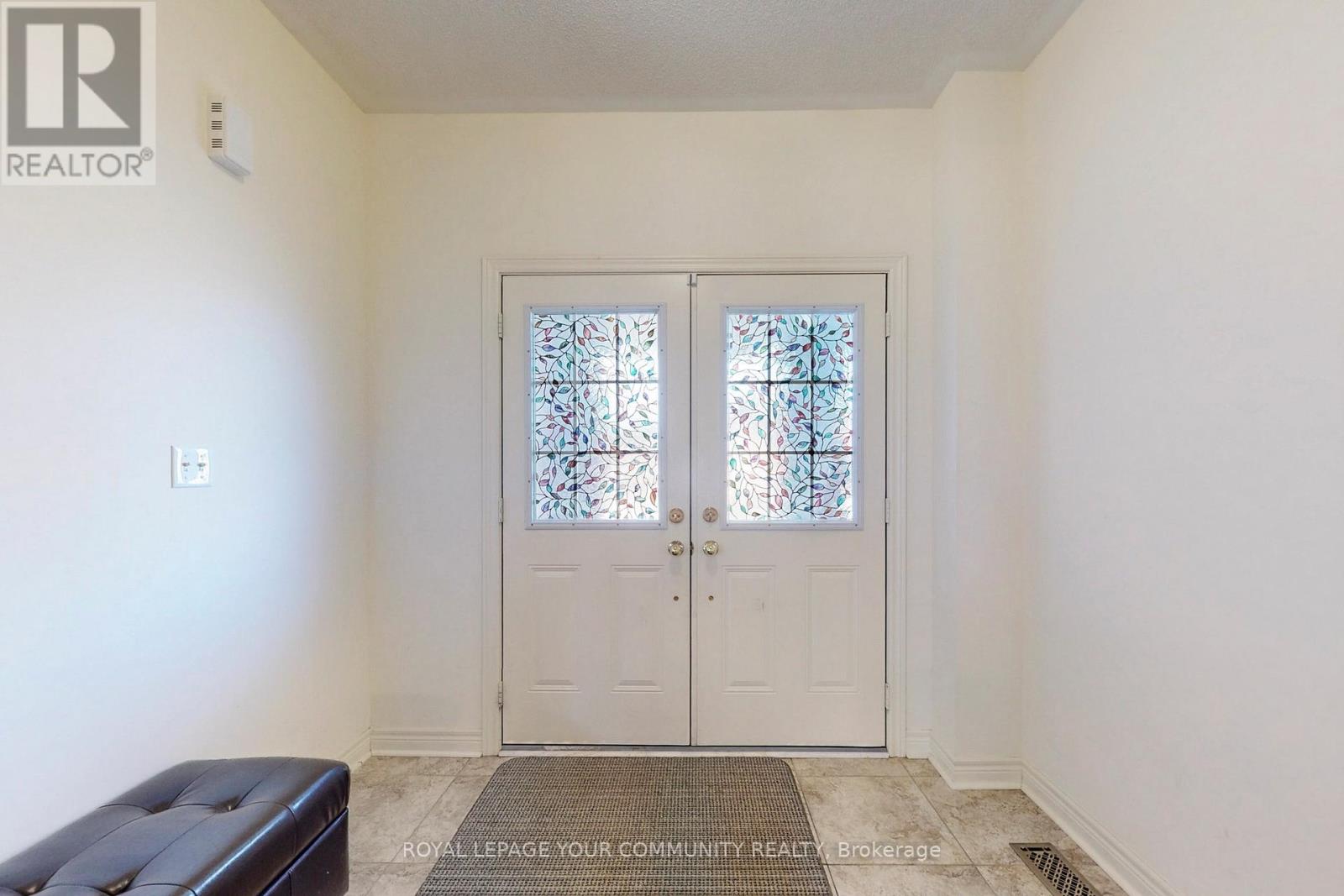 Photo 6 of 131 Aikenhead Avenue, Richmond Hill ON