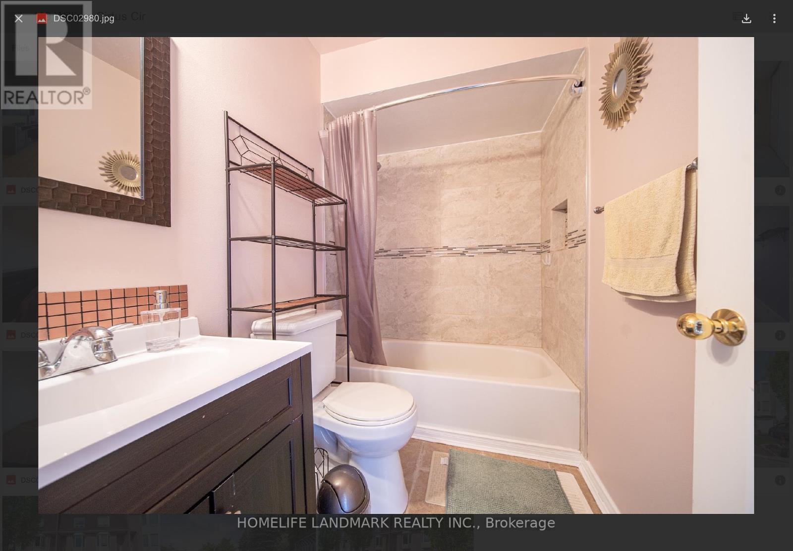 Photo 3 of 57 119 William Curtis Circle, Newmarket ON