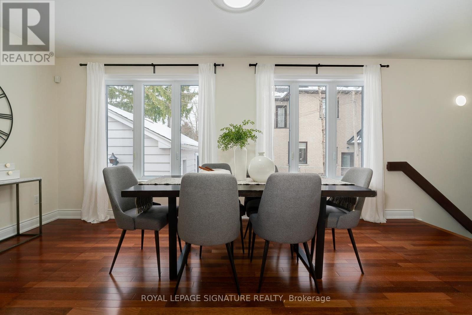 Photo 4 of 339 Elmwood Avenue, Richmond Hill ON
