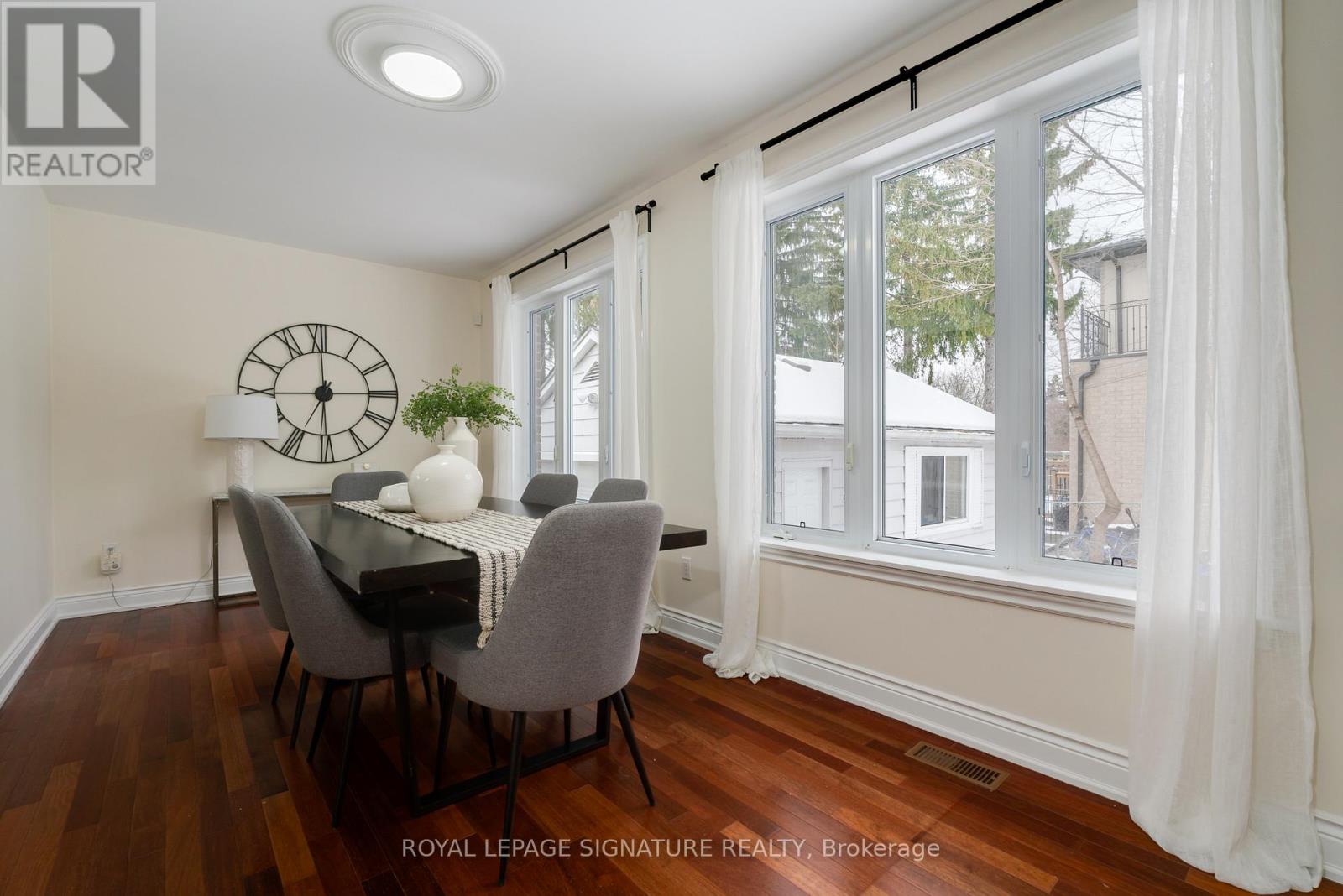 Photo 9 of 339 Elmwood Avenue, Richmond Hill ON