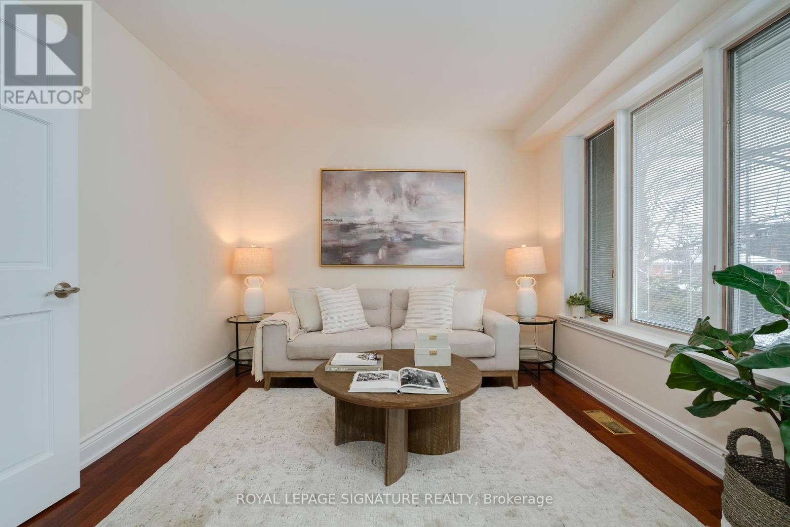 Photo 27 of 339 Elmwood Avenue, Richmond Hill ON