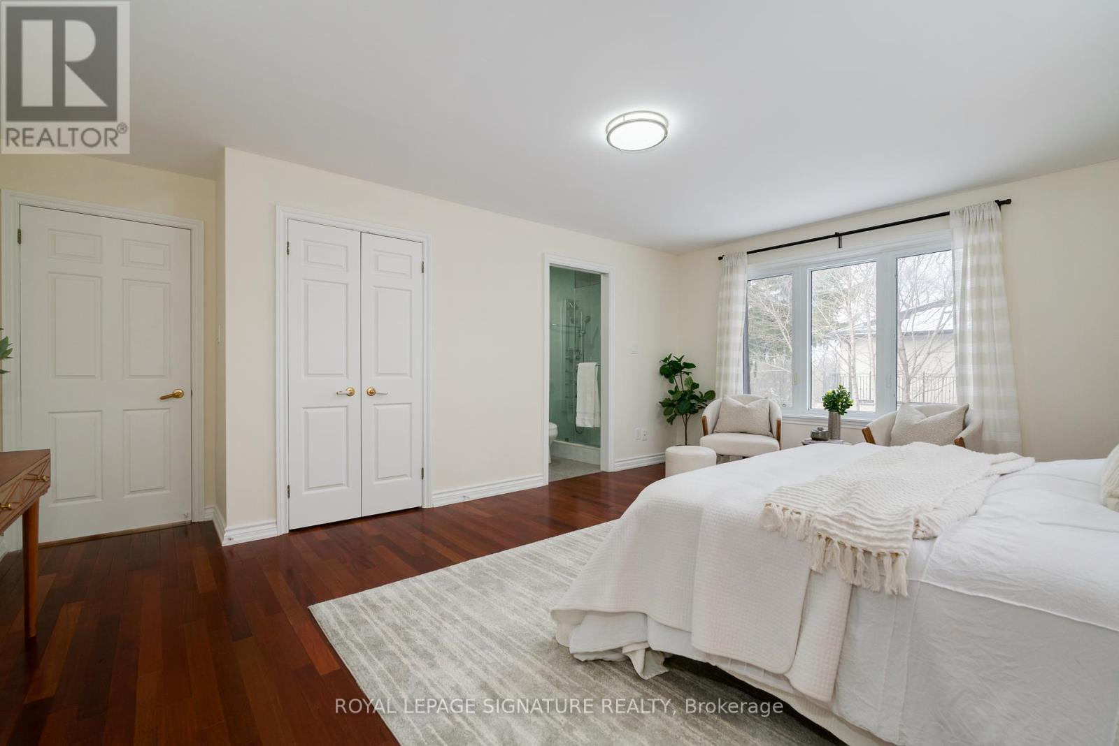 Photo 5 of 339 Elmwood Avenue, Richmond Hill ON