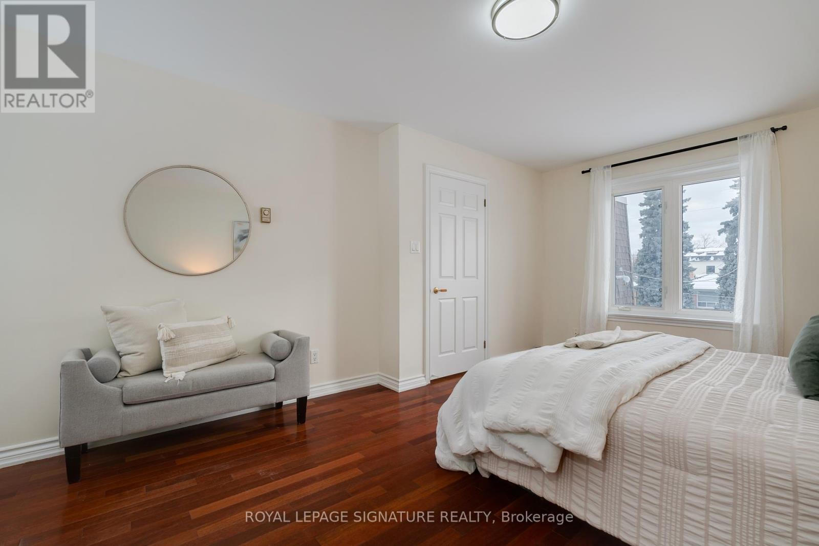 Photo 37 of 339 Elmwood Avenue, Richmond Hill ON