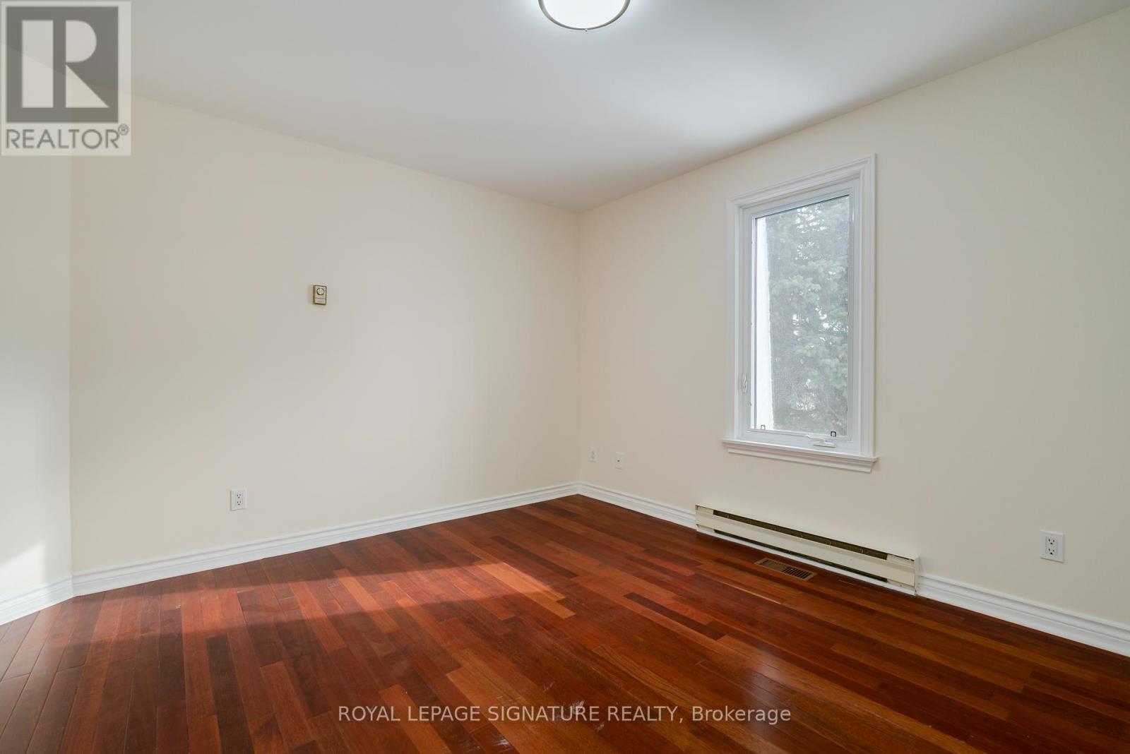 Photo 7 of 339 Elmwood Avenue, Richmond Hill ON