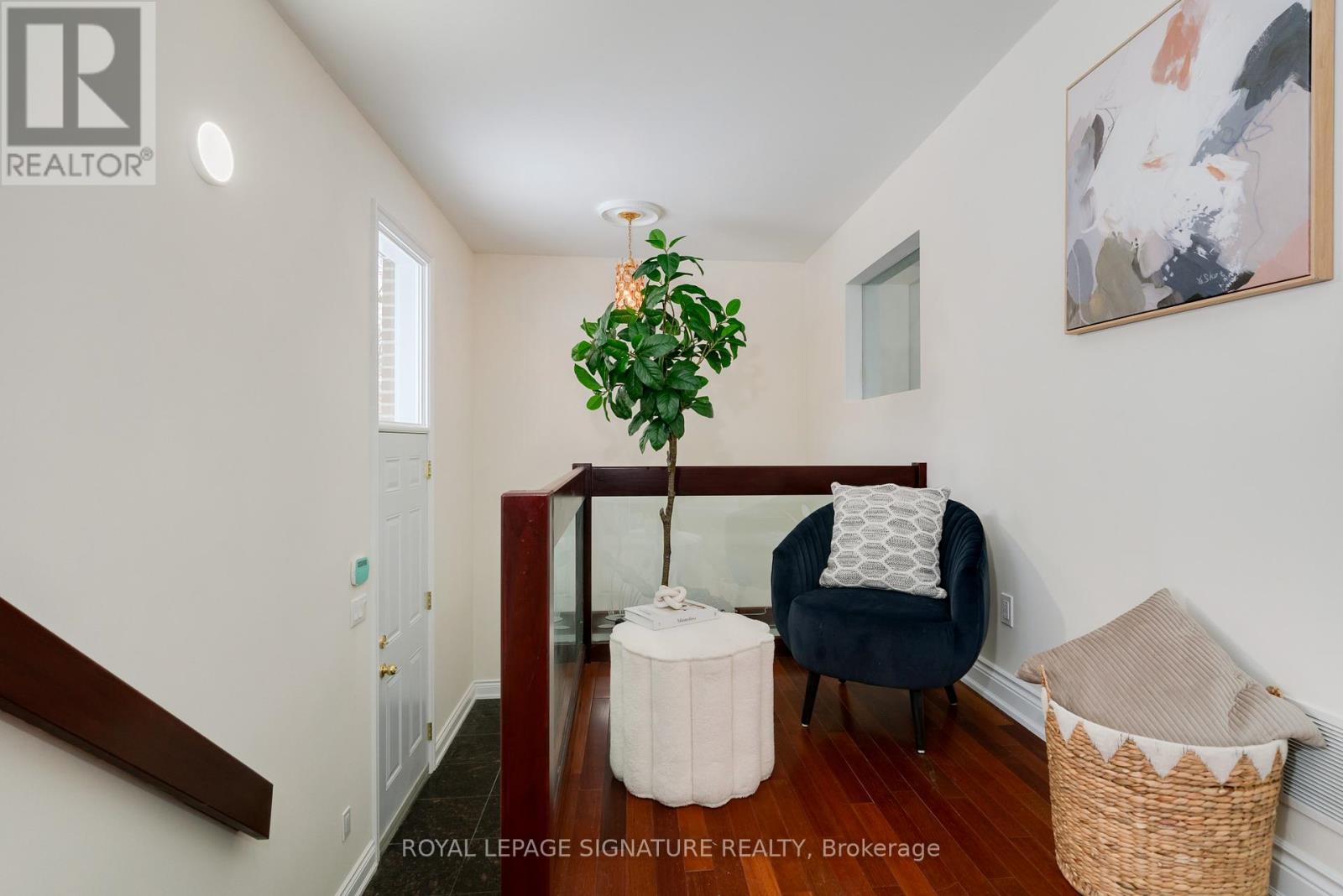 Photo 6 of 339 Elmwood Avenue, Richmond Hill ON