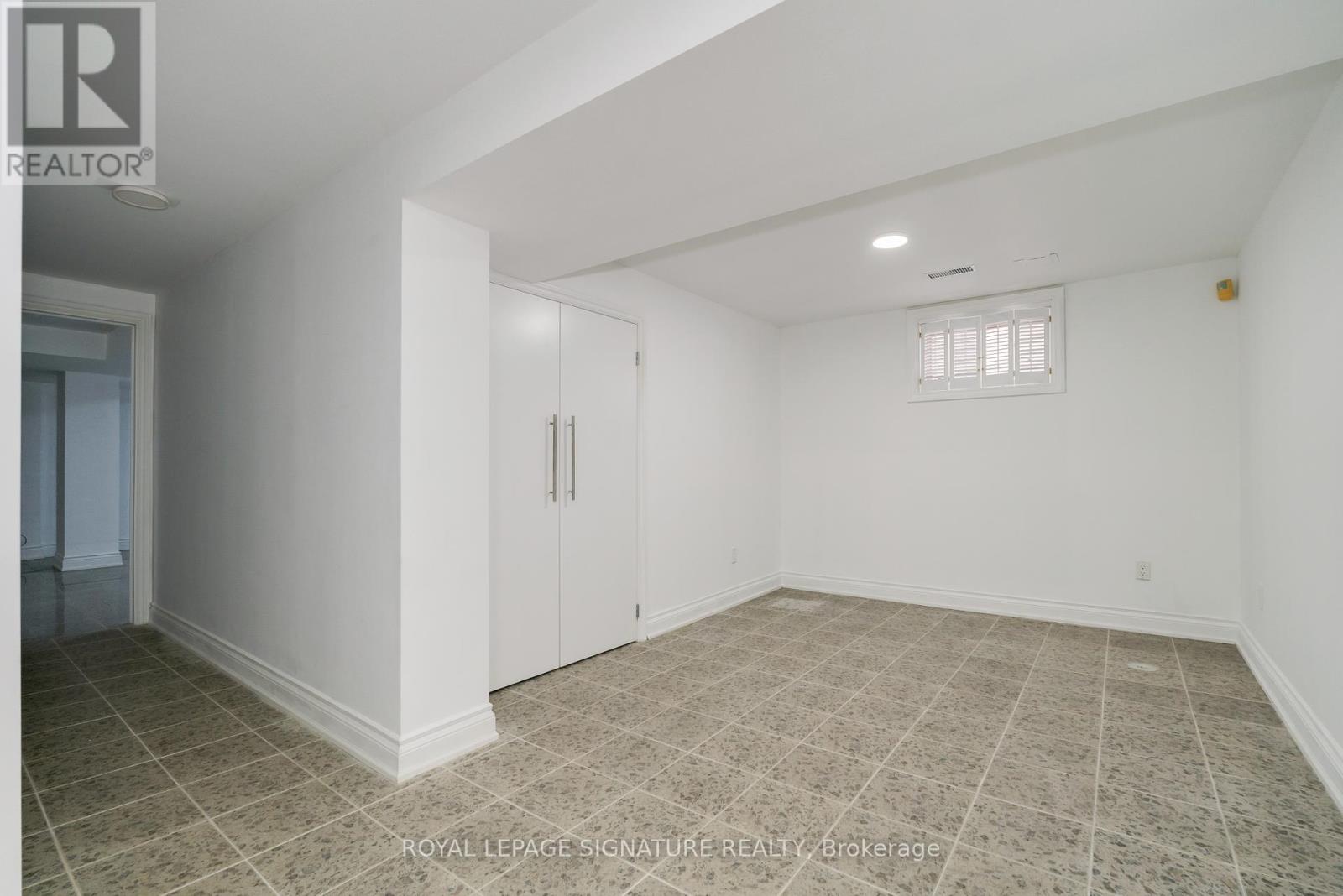 Photo 42 of 339 Elmwood Avenue, Richmond Hill ON