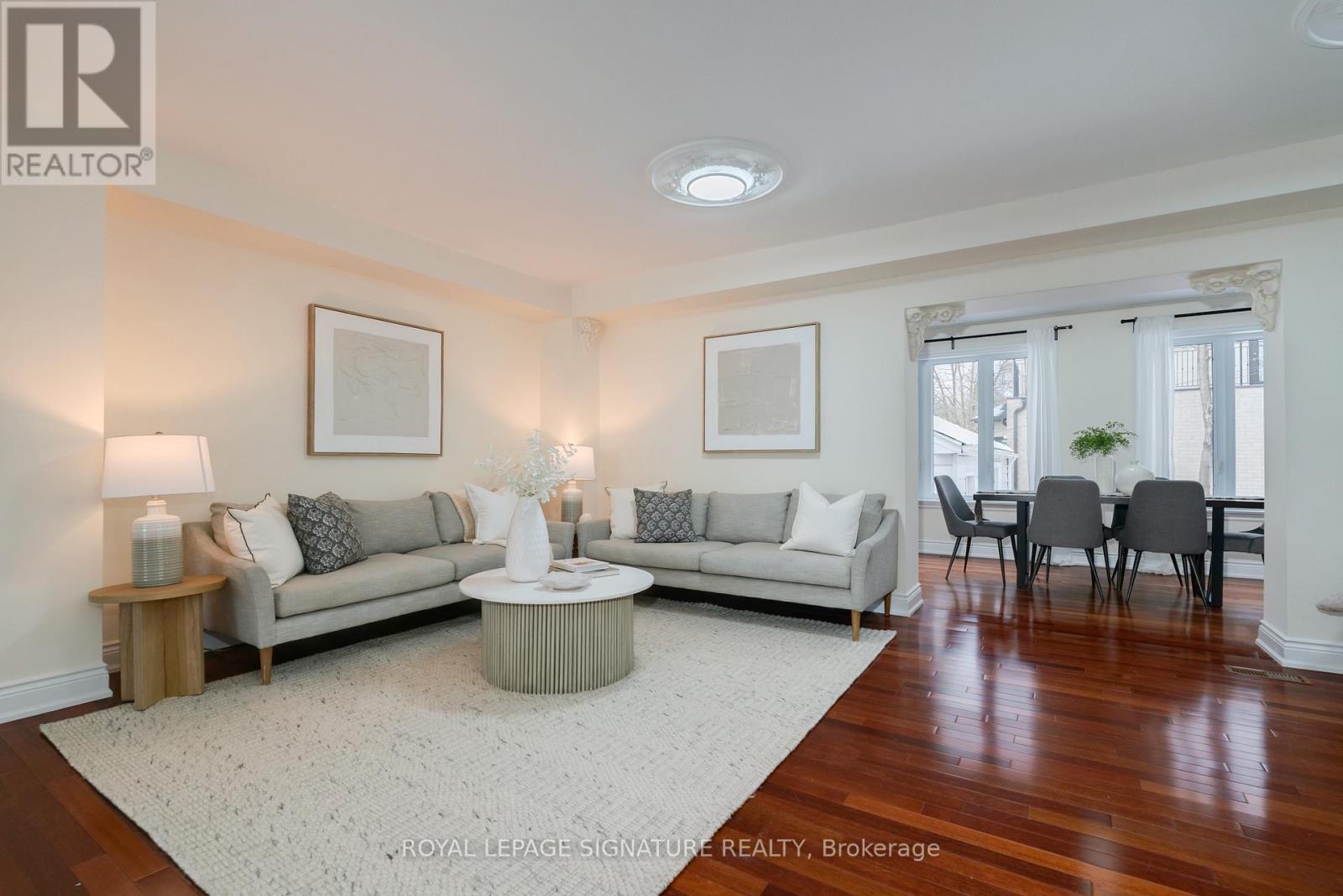Photo 32 of 339 Elmwood Avenue, Richmond Hill ON