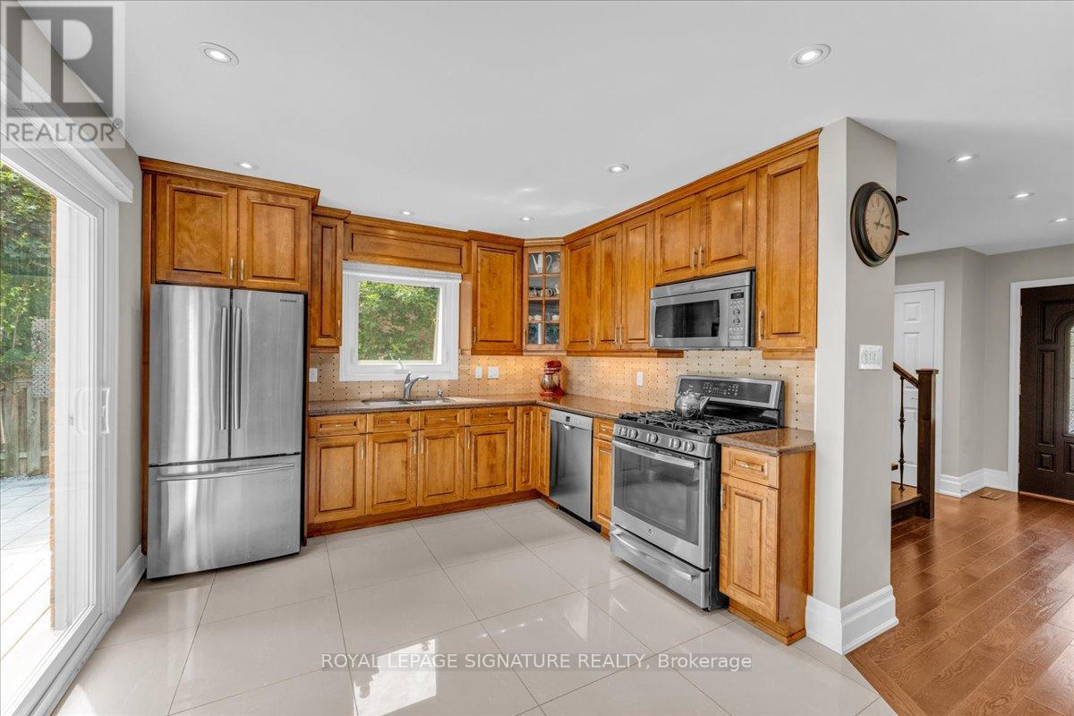 Photo 31 of 57 Tribbling Crescent, Aurora ON