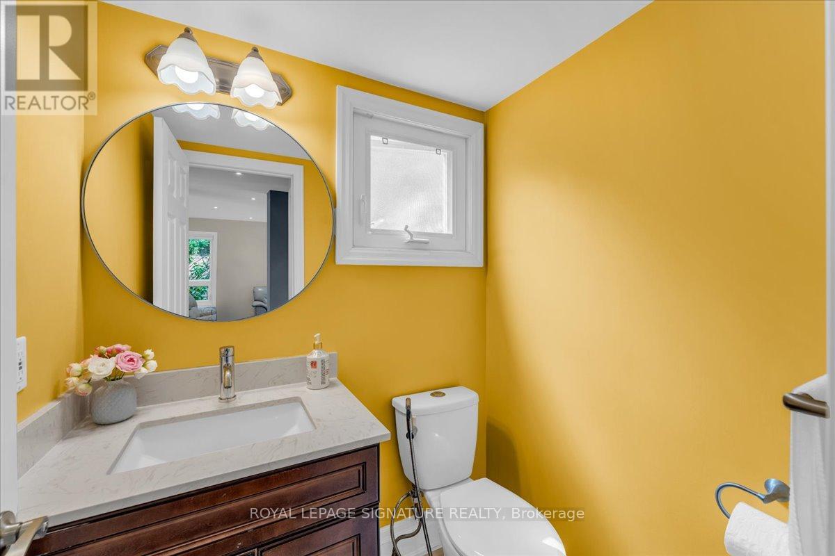 Photo 14 of 57 Tribbling Crescent, Aurora ON