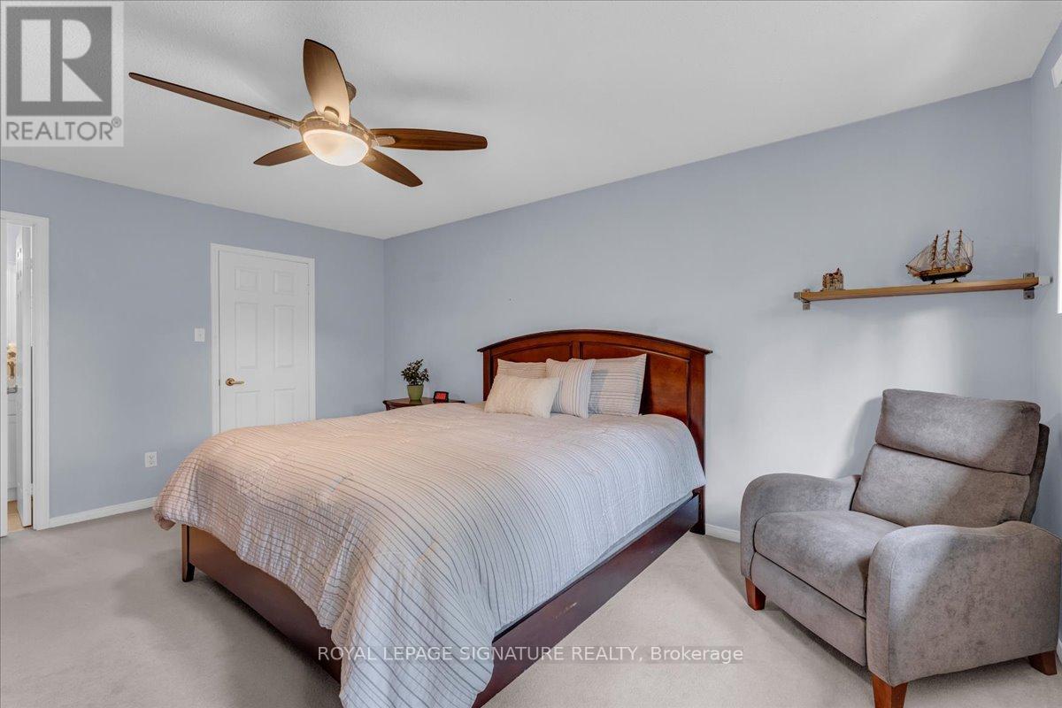 Photo 42 of 57 Tribbling Crescent, Aurora ON