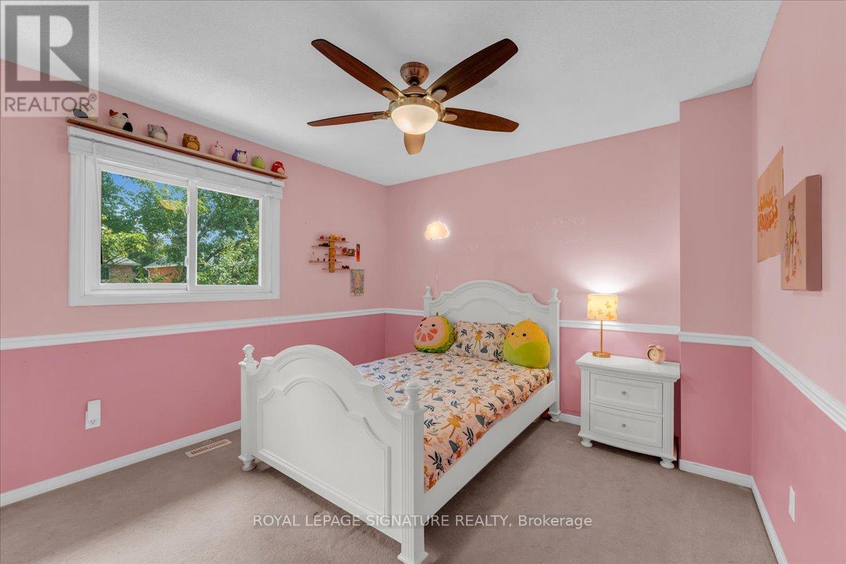 Photo 45 of 57 Tribbling Crescent, Aurora ON