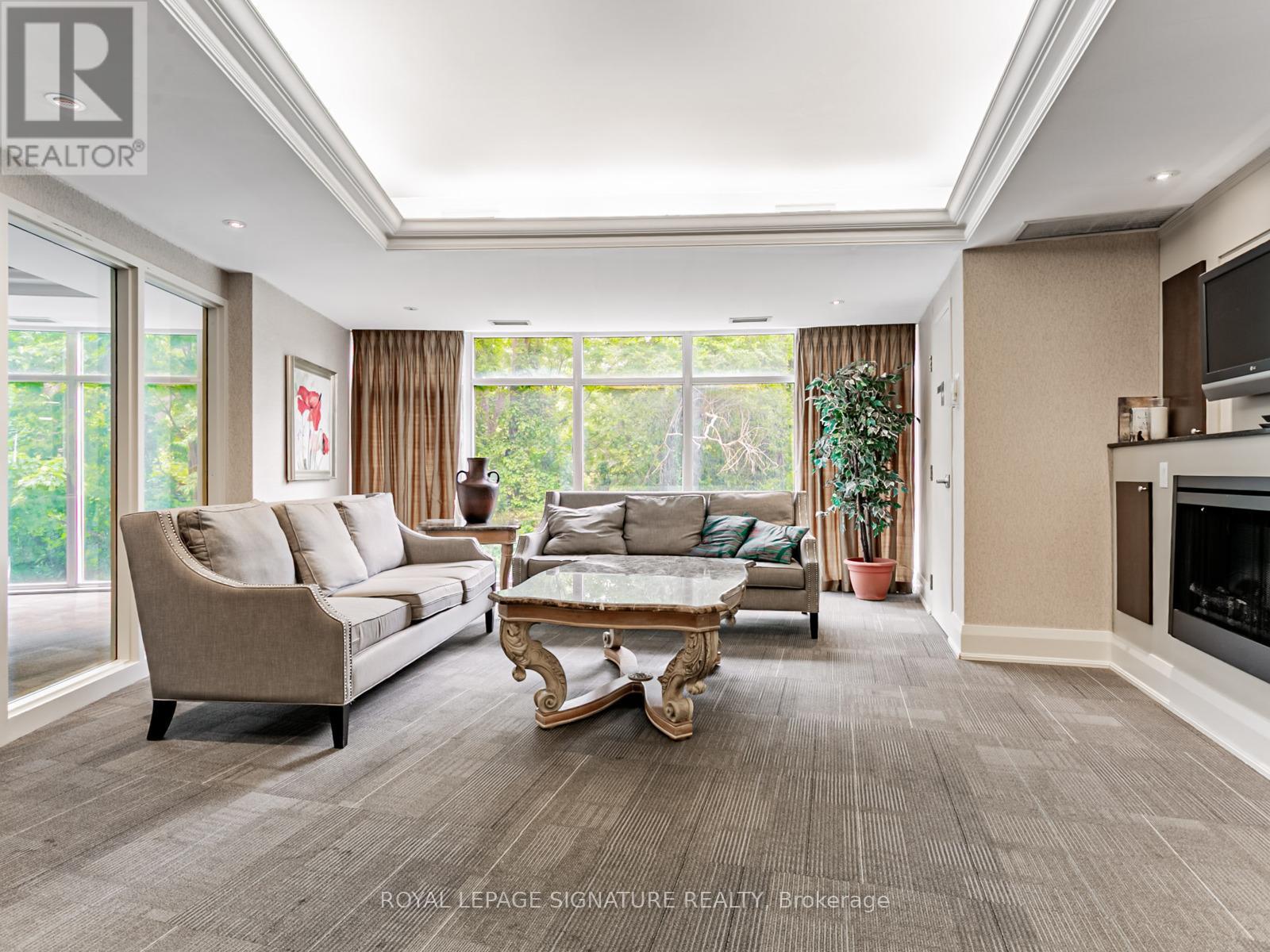 Photo 1 of 326 8201 Islington Avenue, Vaughan ON