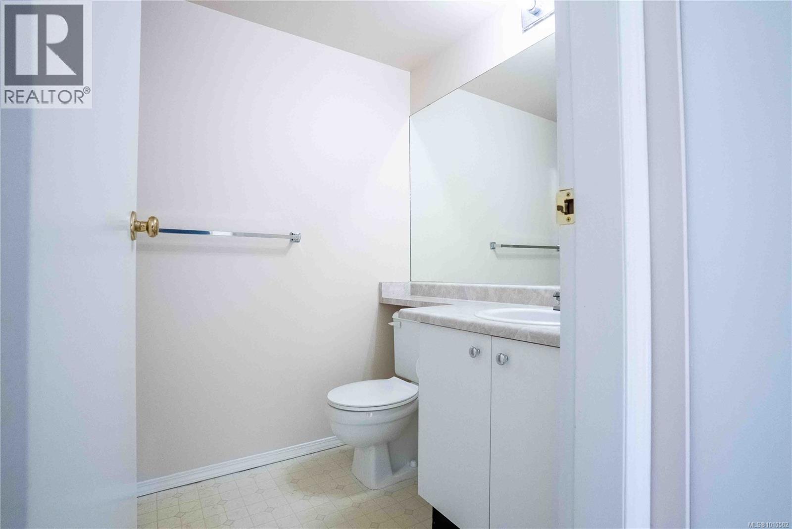 Photo 20 of 305 2511 Quadra St, Victoria BC