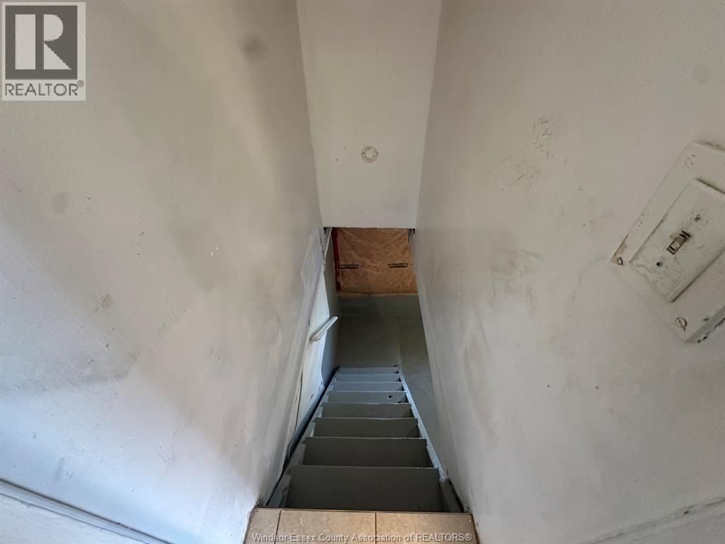 Photo 10 of 1057 Ellis Avenue, Windsor ON