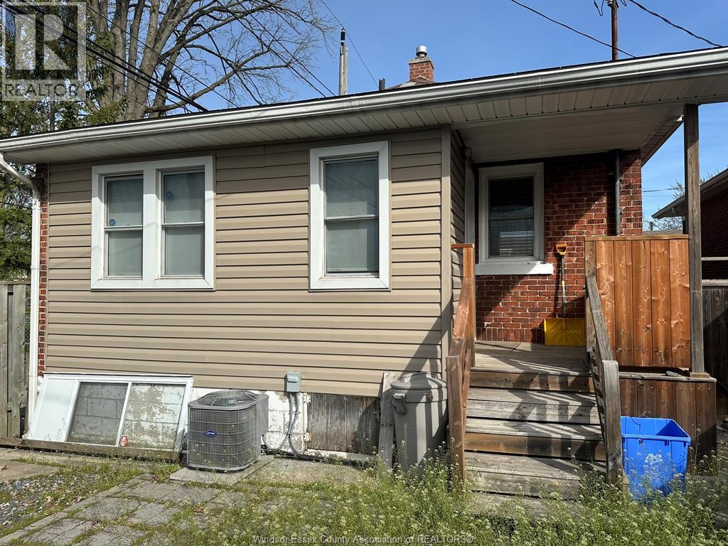 Photo 7 of 1057 Ellis Avenue, Windsor ON