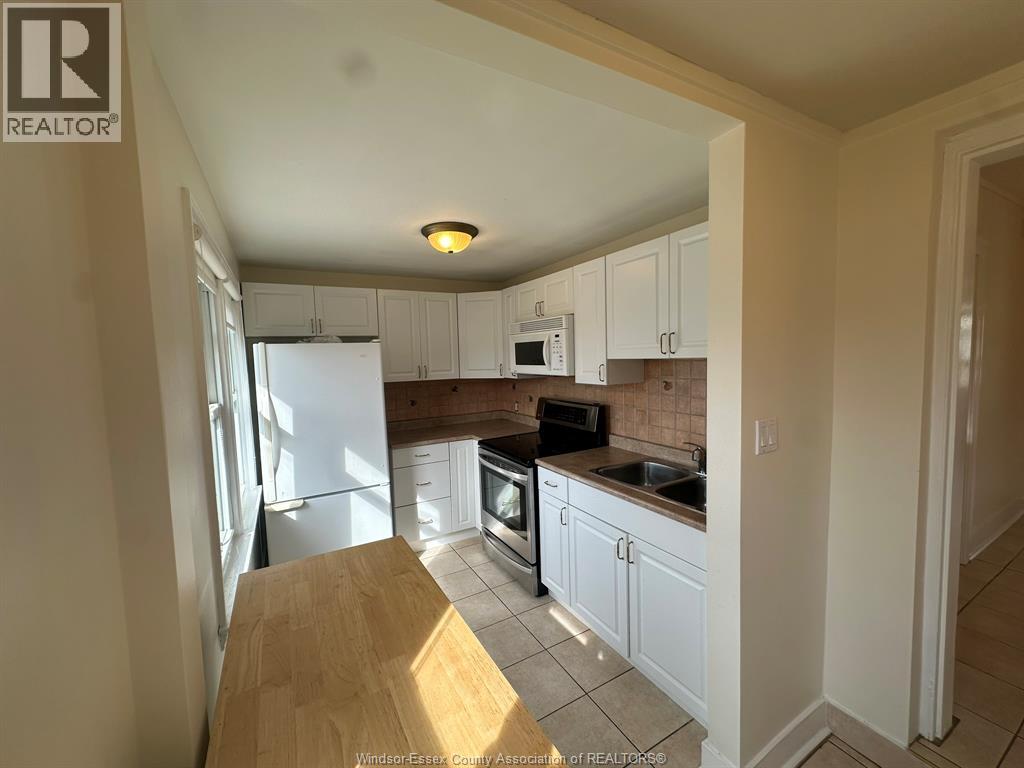 Photo 8 of 1057 Ellis Avenue, Windsor ON