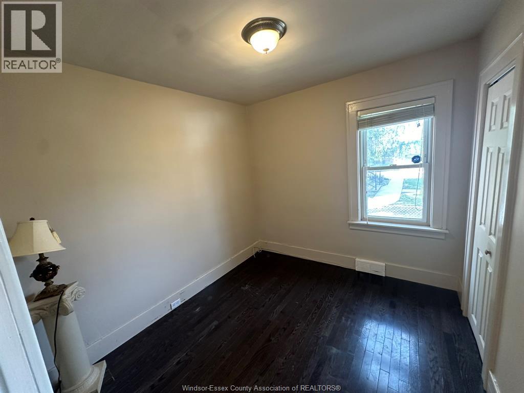 Photo 5 of 1057 Ellis Avenue, Windsor ON
