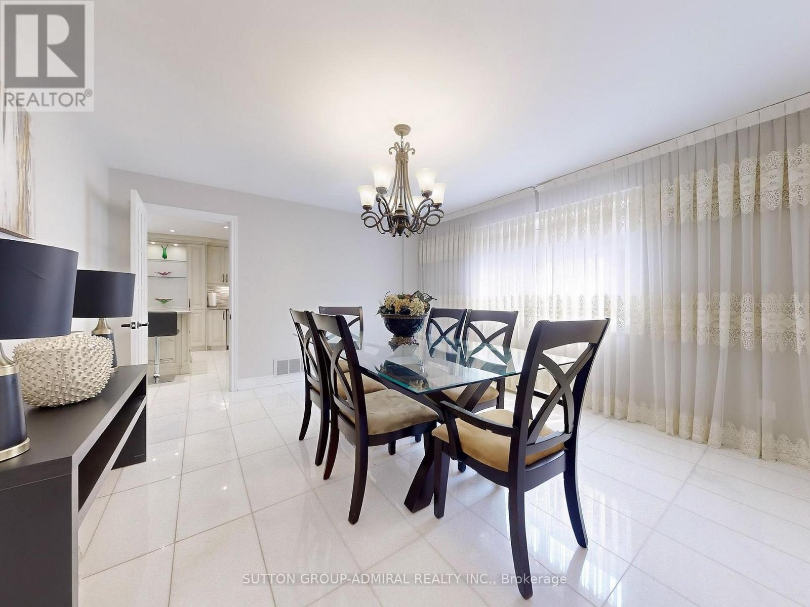 Photo 12 of 160 Marwood Place, Vaughan ON