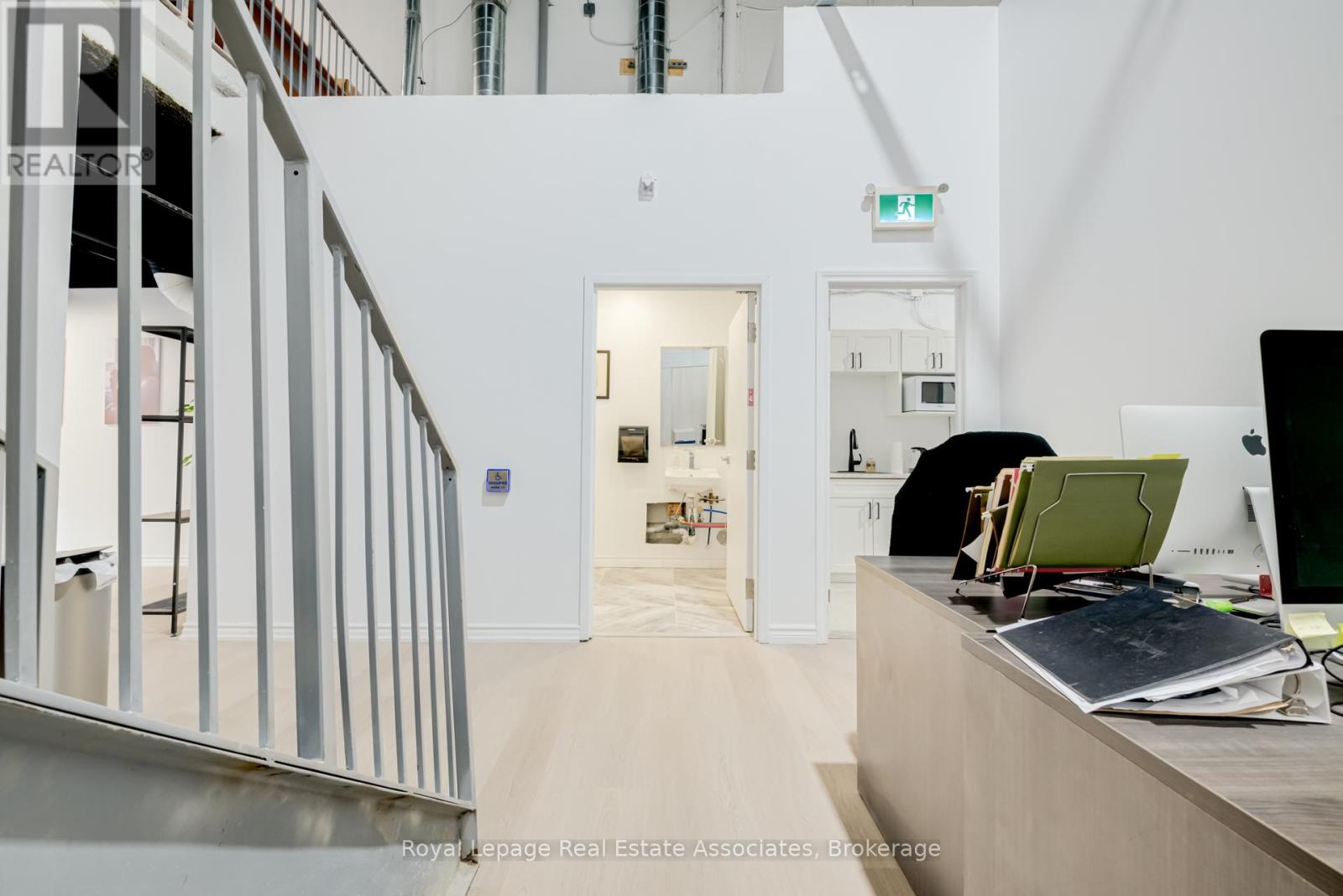 Photo 22 of 27 5250 Solar Drive, Mississauga ON