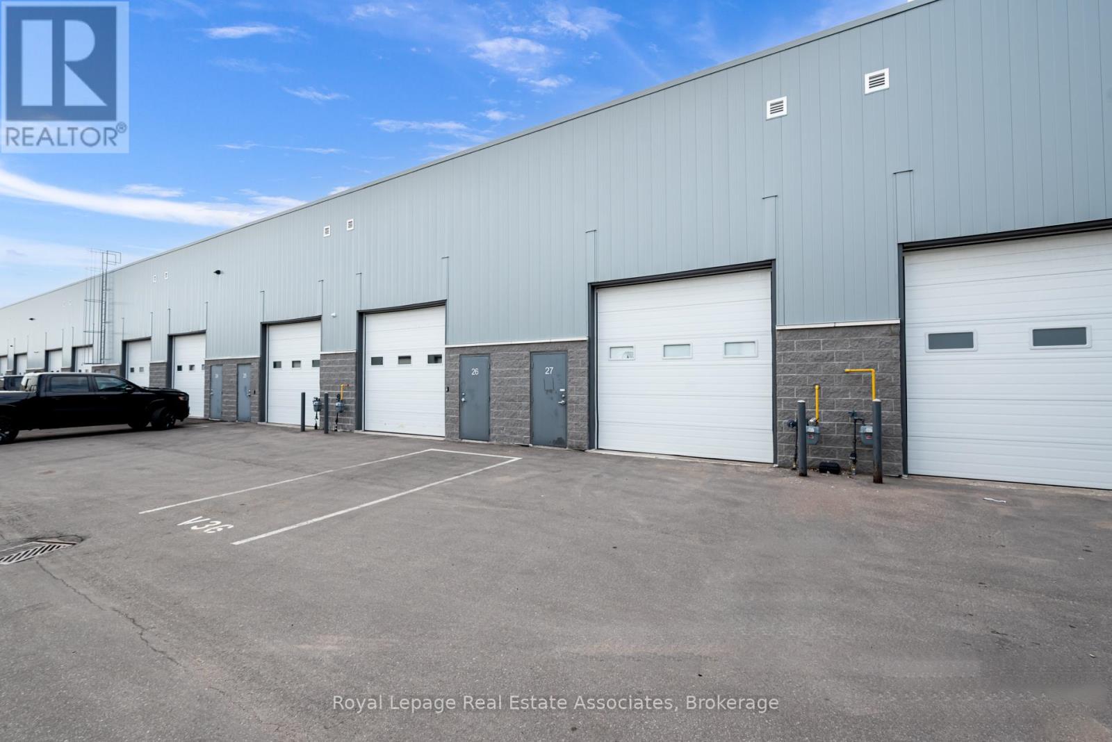 Photo 3 of 27 5250 Solar Drive, Mississauga ON