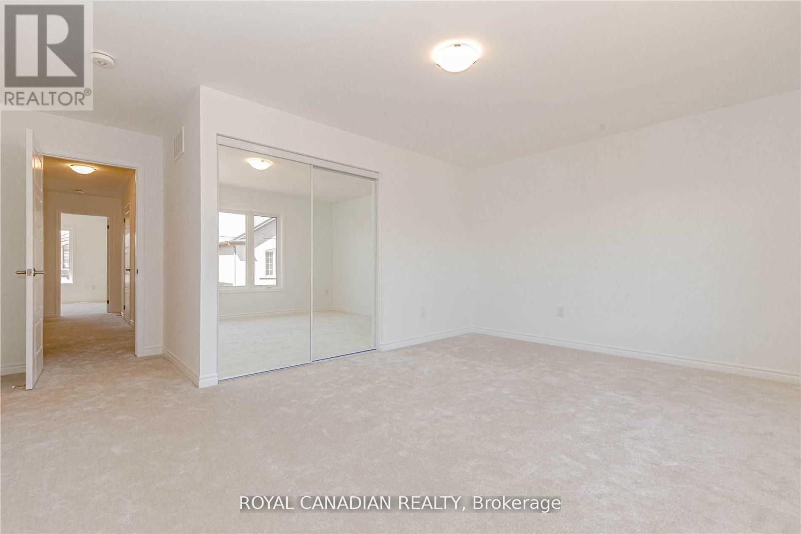 Photo 32 of 1355 Lobelia Crescent, Milton ON