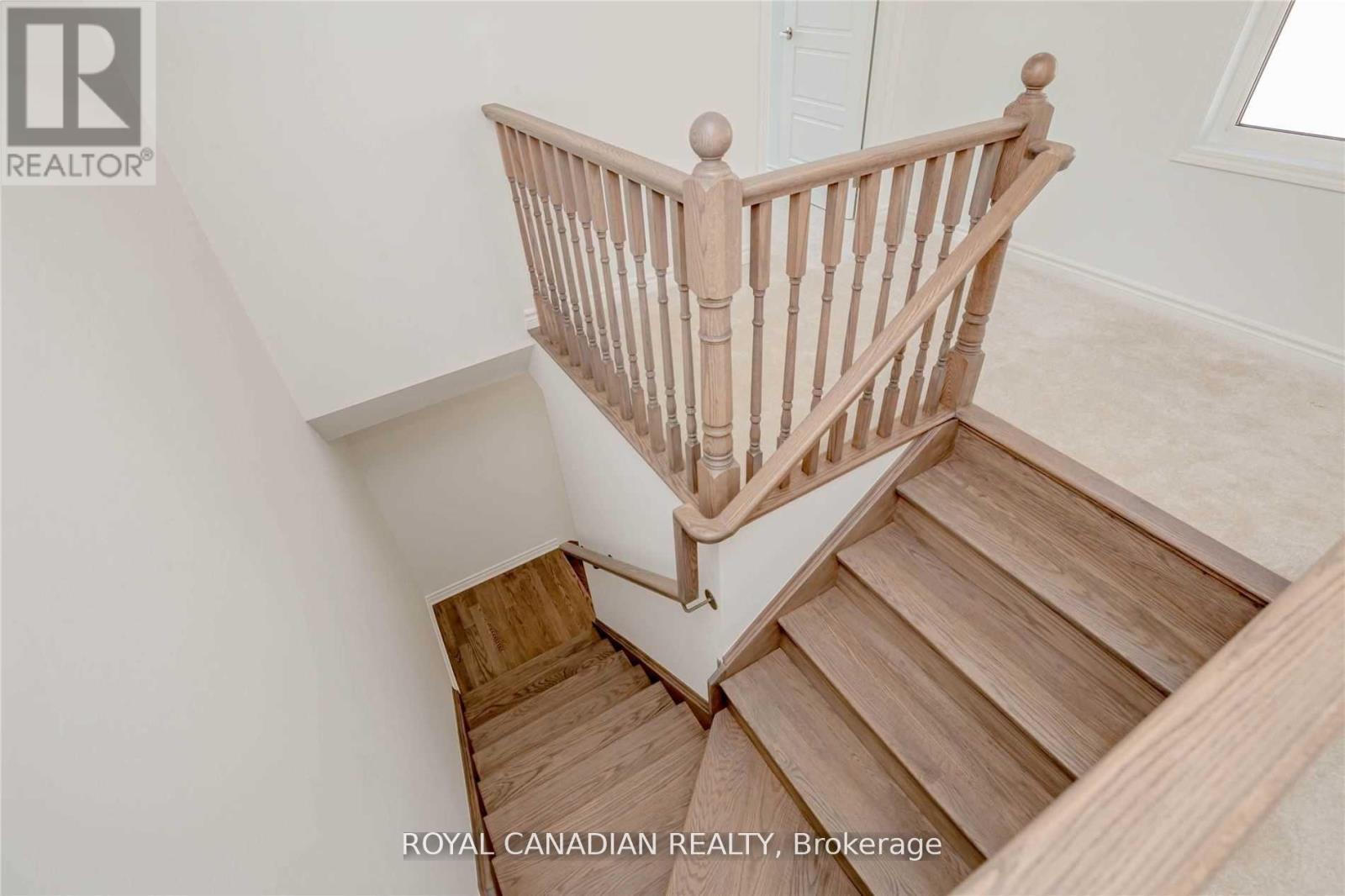 Photo 34 of 1355 Lobelia Crescent, Milton ON