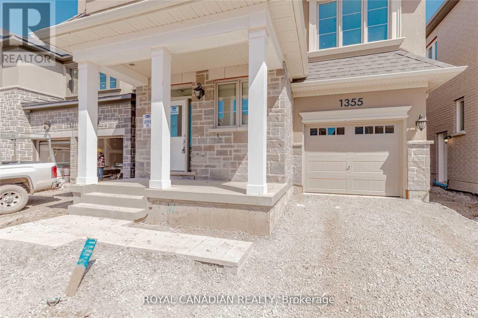 Photo 4 of 1355 Lobelia Crescent, Milton ON