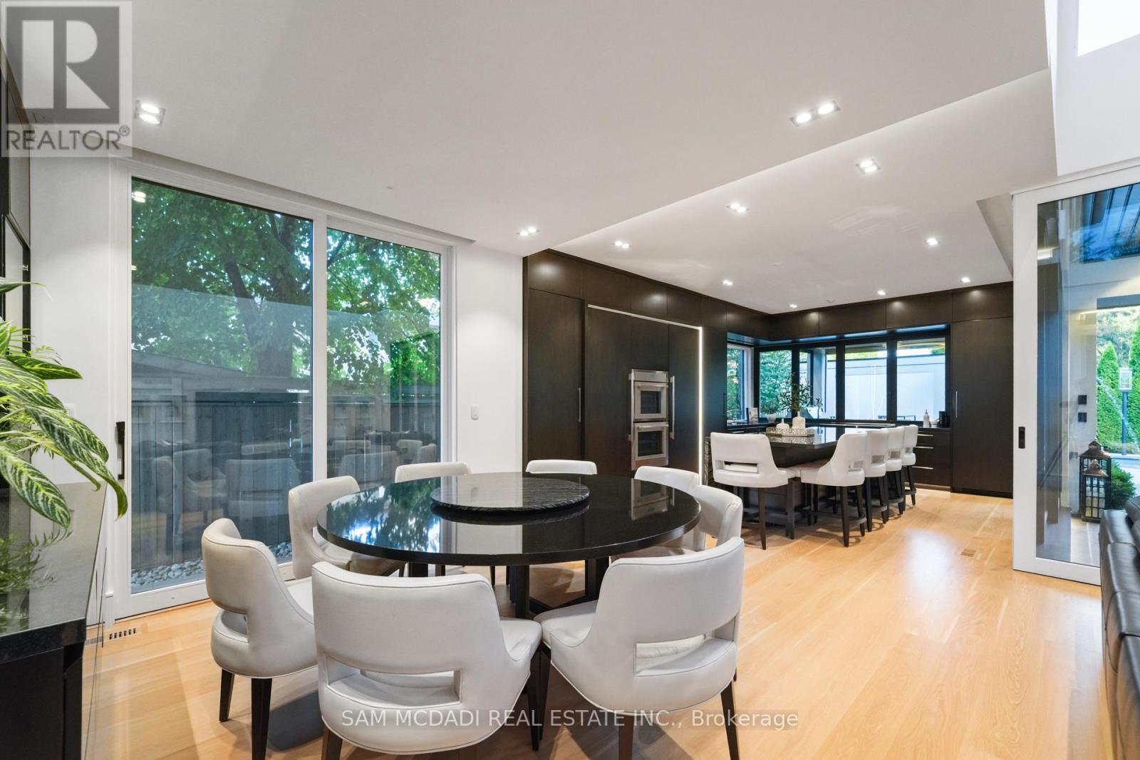 Photo 30 of 2488 Lakeshore Road E, Oakville ON