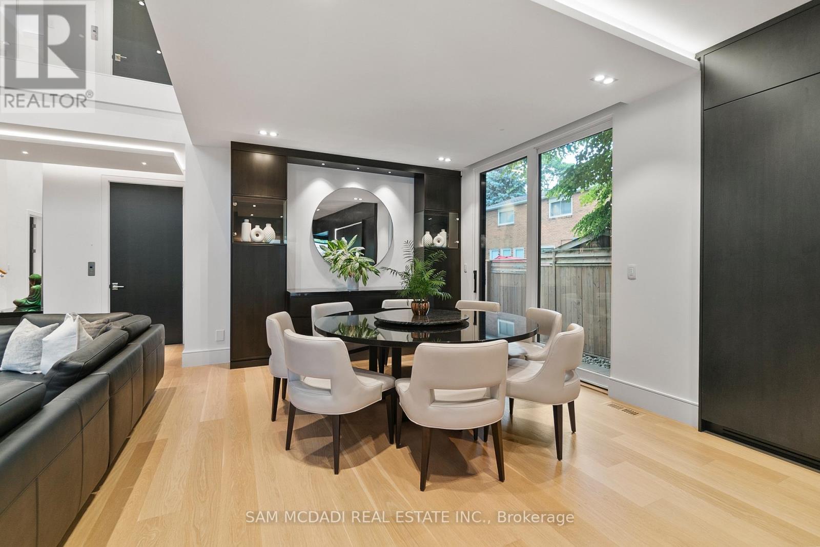 Photo 3 of 2488 Lakeshore Road E, Oakville ON